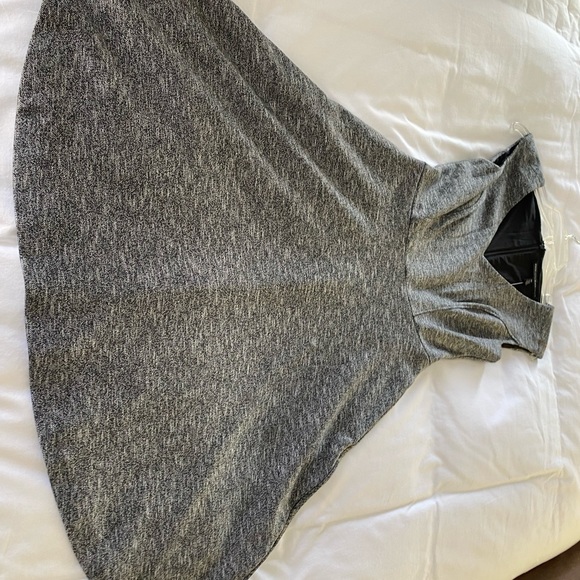 White House Black Market gray heather, fit and flare dress in size 00 NWT! - Picture 5 of 8